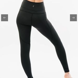 ZYIA Light n Tight Black Pocket Leggings